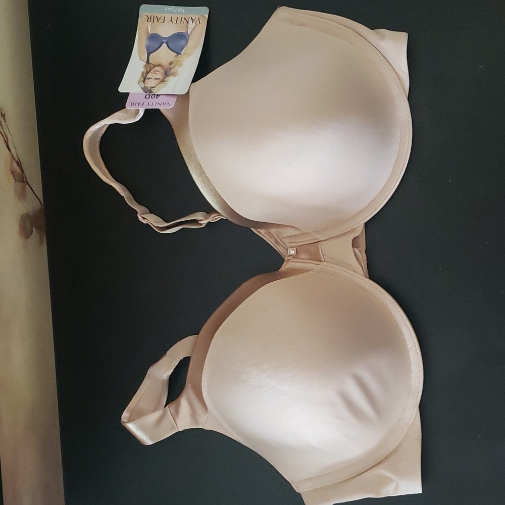 Vanity Fair Full Figure Bra size 40D; padded